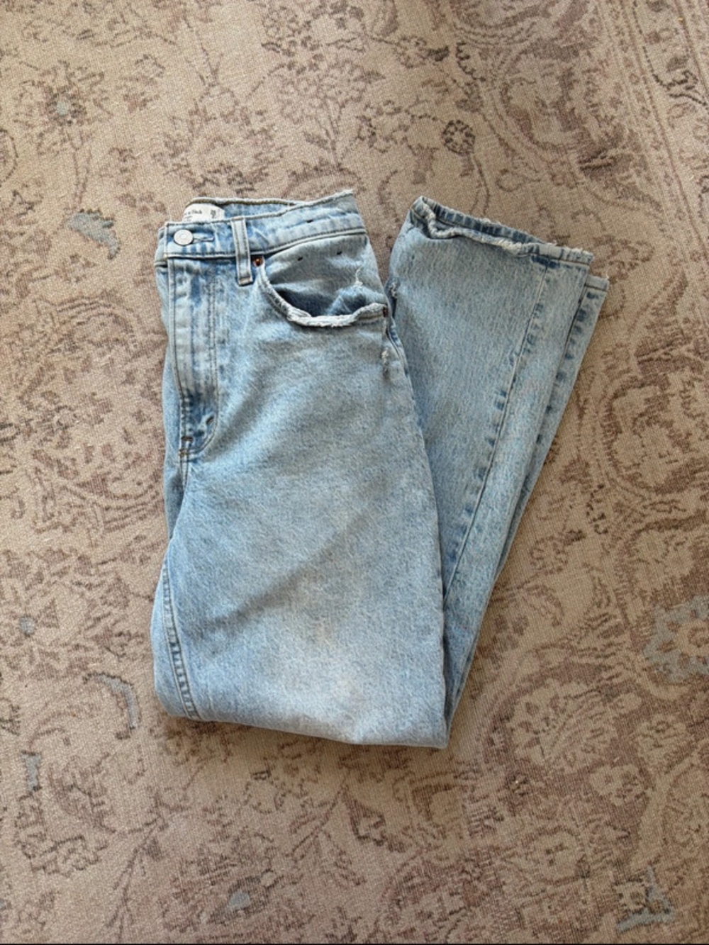 Abercrombie & Fitch The 90’s Straight Ultra High Rise Curve Love Jeans